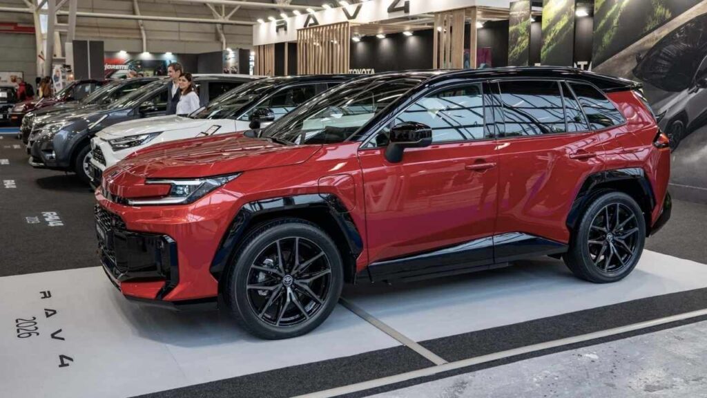 Toyota RAV4 2026: 35 KMPL Hybrid SUV with Smart Tech & Premium Comfort